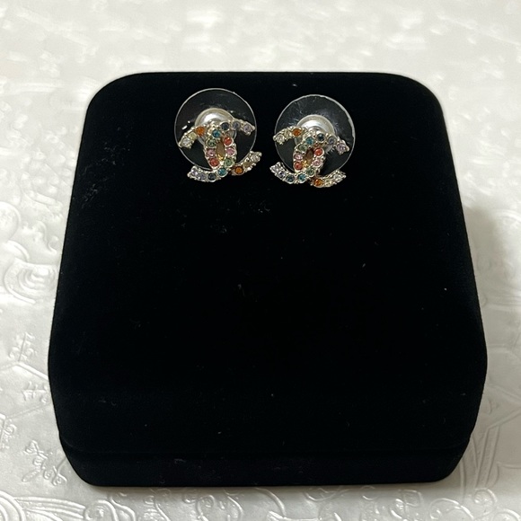 🚫SOLD🚫Authentic Chanel Rainbow Multicolor Crystal CC Earrings GHW - Picture 6 of 7